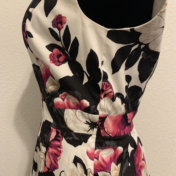 White House Black Market Magenta Floral Princess Rockabilly Dress Women's Size 2 - Picture 7 of 14